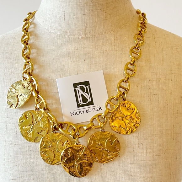 🔶NICKY BUTLER Fashion Collection Gold-Tone Dove Medallion 19" Necklace NEW NB - Picture 10 of 12